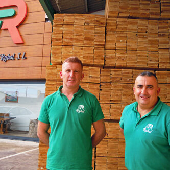 Empresa forestal Hijos de Ramón Rubal SL especializada en madera de pino en Galicia